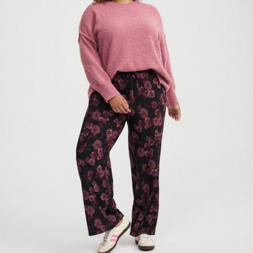 Torrid faded roses, but dress pants NWT 1x Short (reg is too long for me 5”4